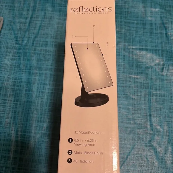 Lighted Makeup Mirror - Picture 4 of 5